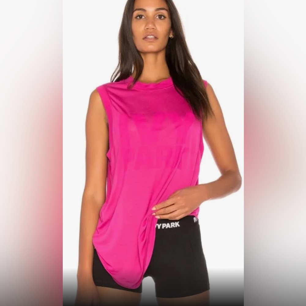 #1087 NWT Ivy Park Logo Tank in Fuchsia size small